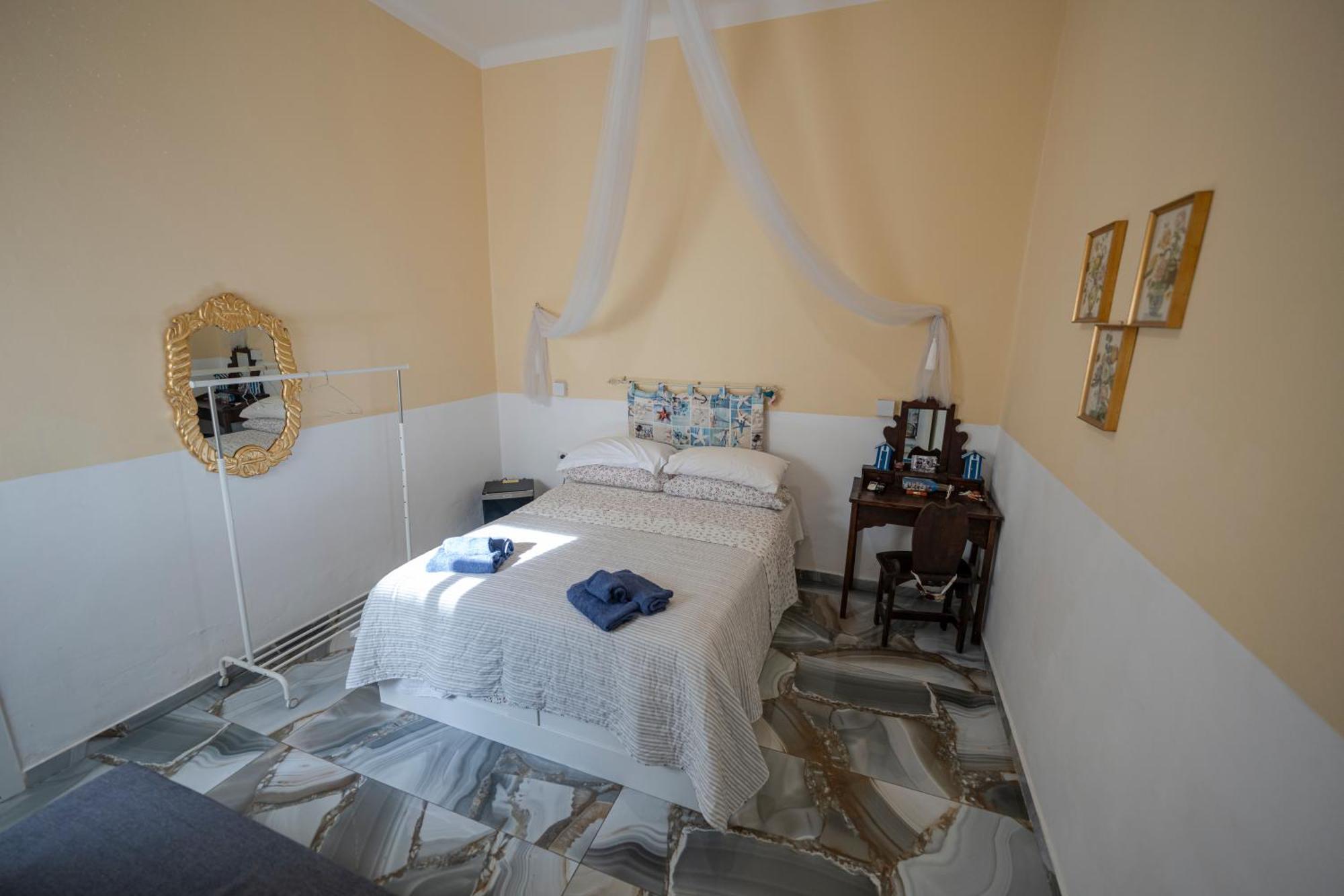 Bed and Breakfast Il Faro 17 Таранто Екстер'єр фото